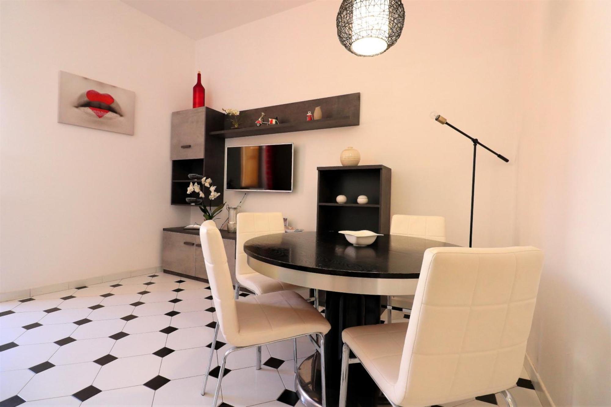 Estate4home - Hearts Apartment